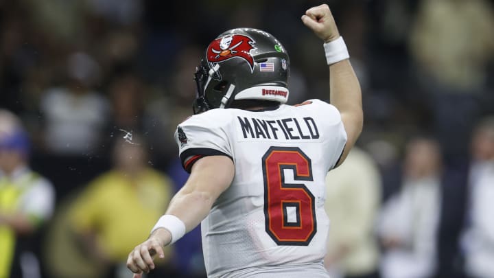 Tampa Bay Buccaneers väljer att värva om quarterbacken Baker Mayfield för tre år